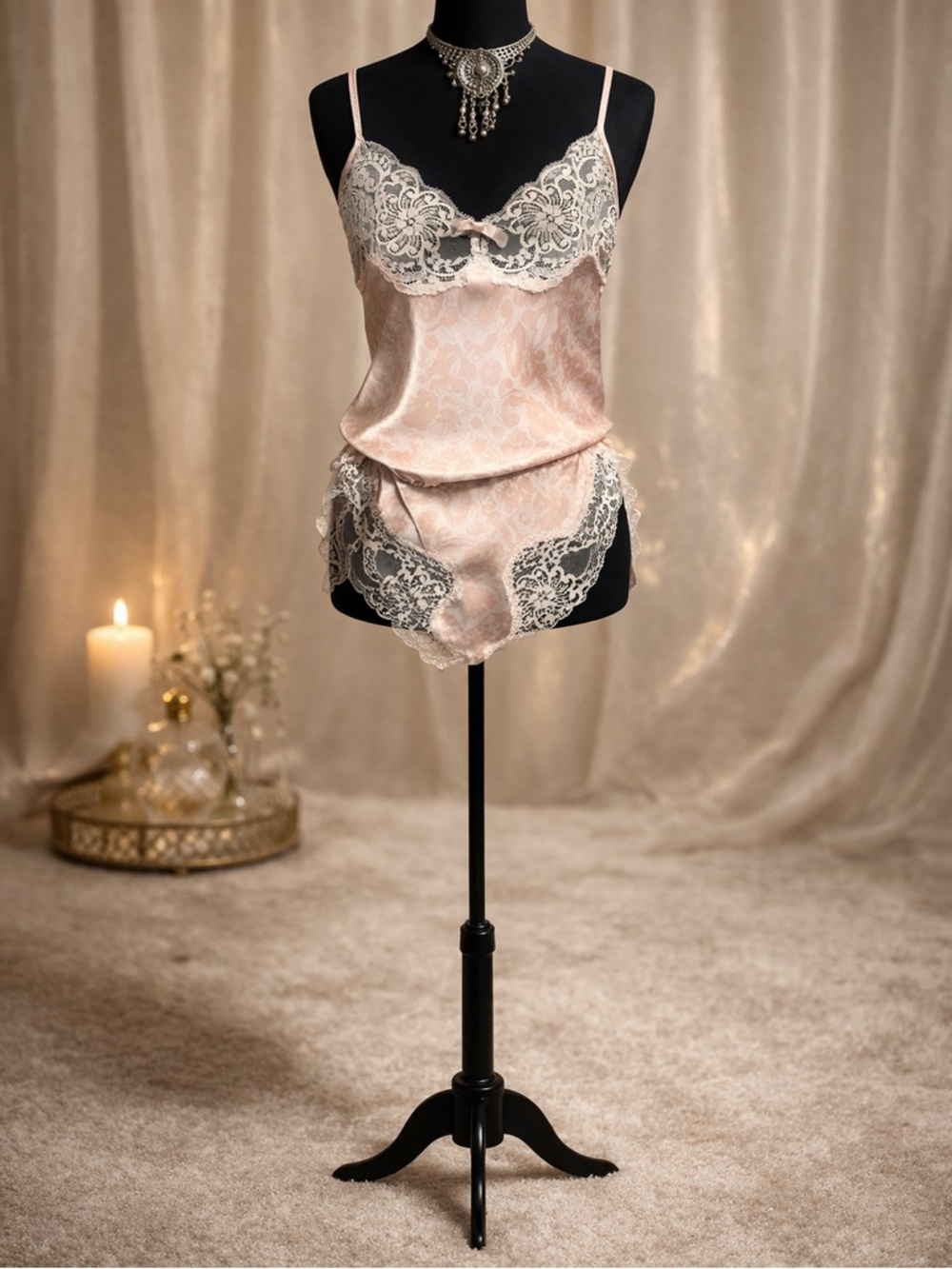 VTG fantasies by Morgan Taylor Lace Trim pink Lace Teddy - Blush Pink Sz petite